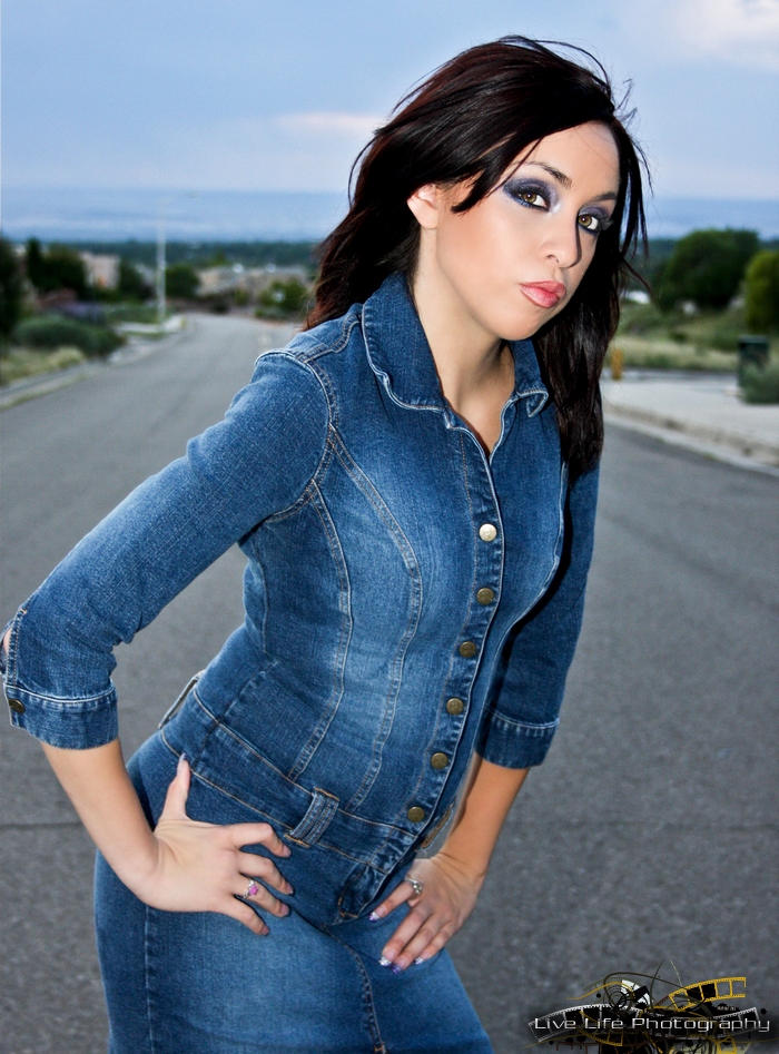 Female model photo shoot of Davina Rodriguez
