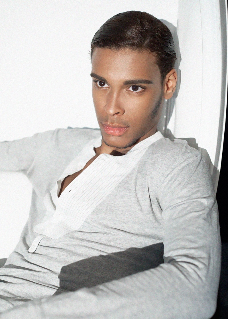 Male model photo shoot of Benton Pires in Miami