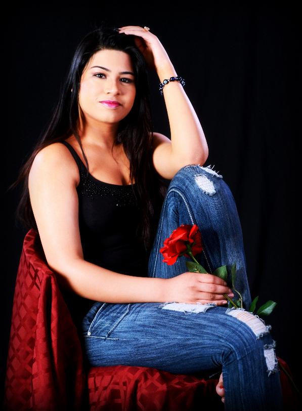 Female model photo shoot of Soni B by Dutch Elm