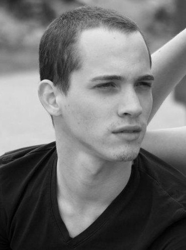 Male model photo shoot of Eric Michael Logan