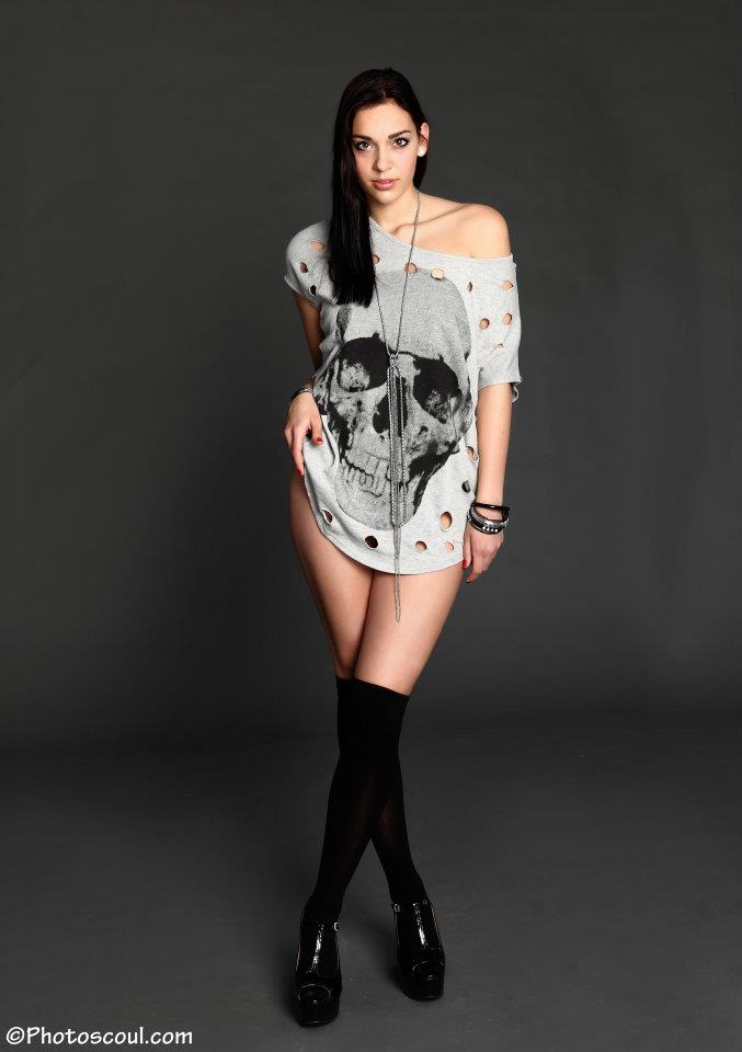 Female model photo shoot of Viviane 