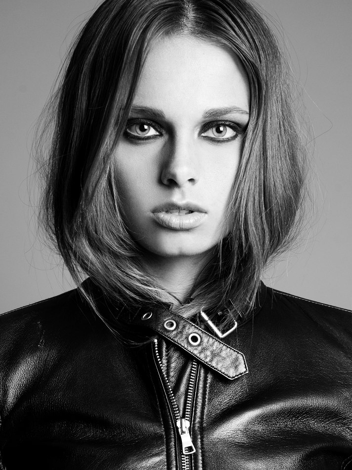 Female model photo shoot of Annie Gustafsson