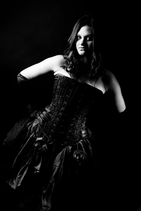 Female model photo shoot of Sarah McArthur