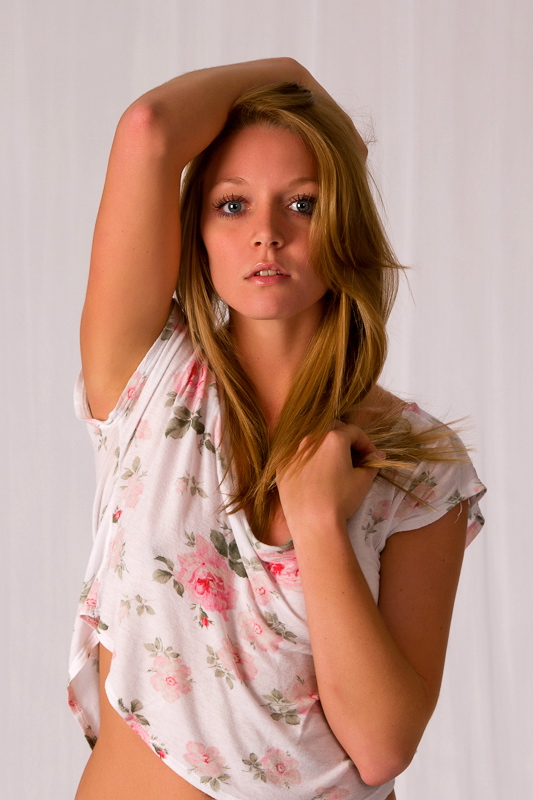 Female model photo shoot of Heather XoXo