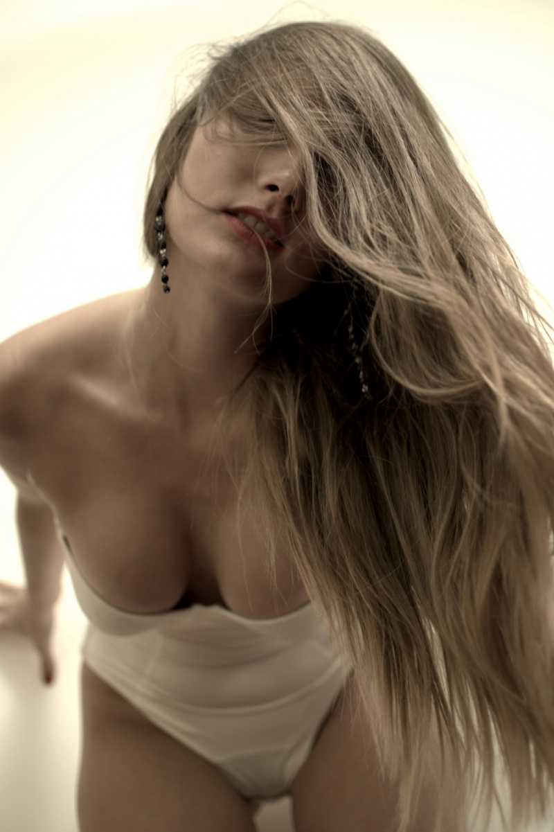 Female model photo shoot of Icetea