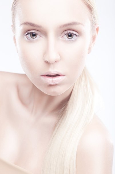 Female model photo shoot of PolinaBemova