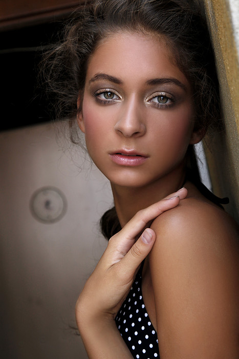 Female model photo shoot of melanie luana
