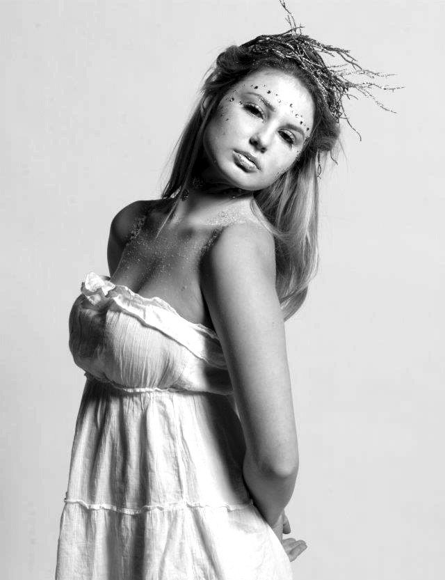 Female model photo shoot of Bree Kemps