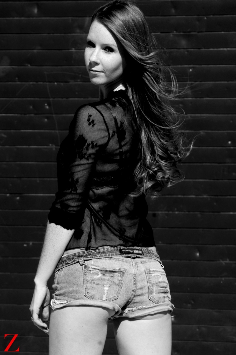 Female model photo shoot of Kelly Mae by zaxpix