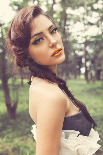 Female model photo shoot of apricot13