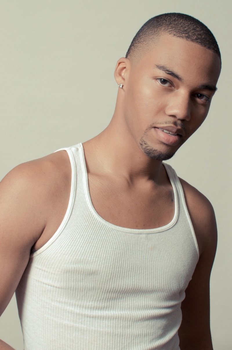 Male model photo shoot of Kendrick Muldrow