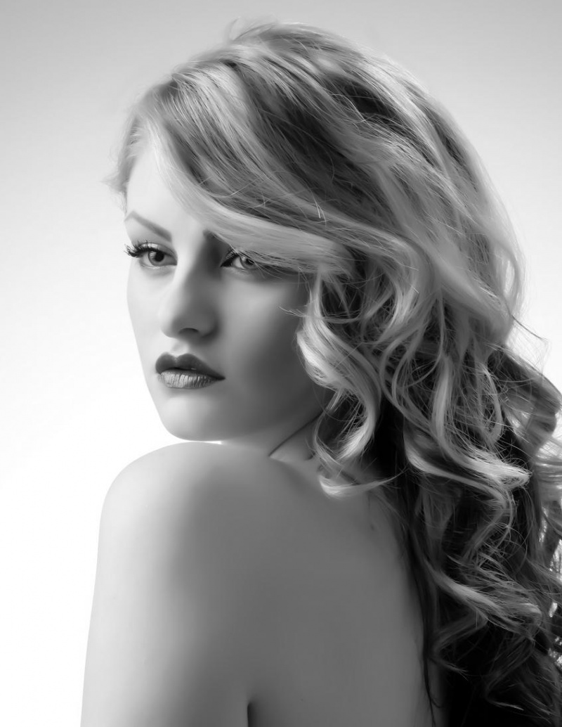 Female model photo shoot of Melissa Raynor