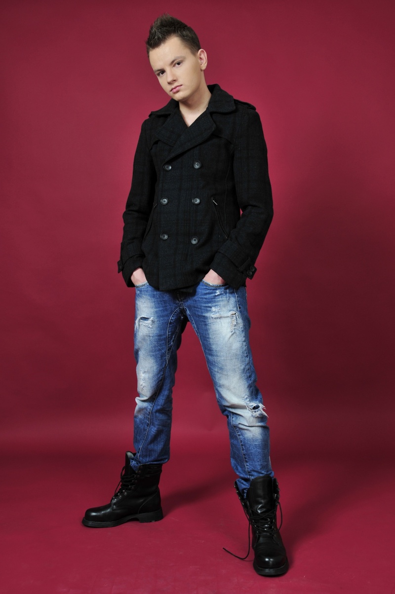 Male model photo shoot of Kamil Ladzik