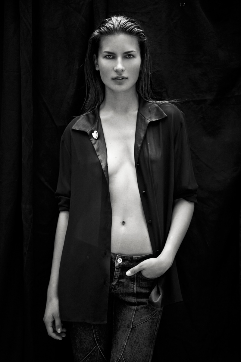 Female model photo shoot of Benita Karaliunaite