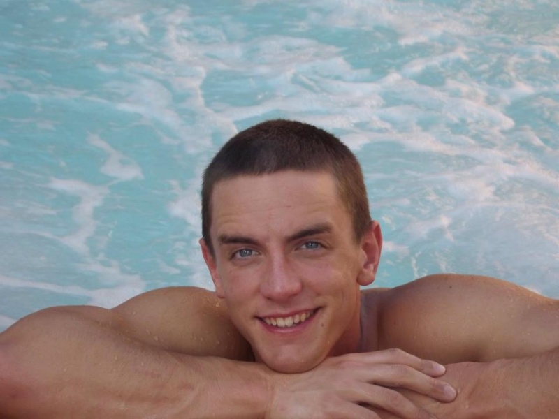 Male model photo shoot of Joshua Colten