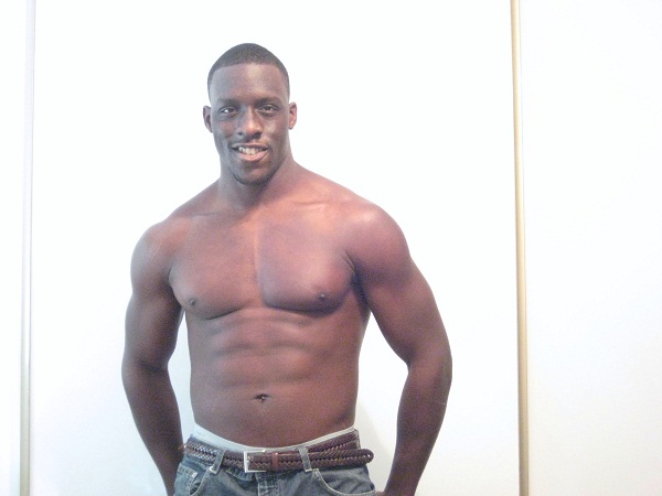 Male model photo shoot of Oluwaseto