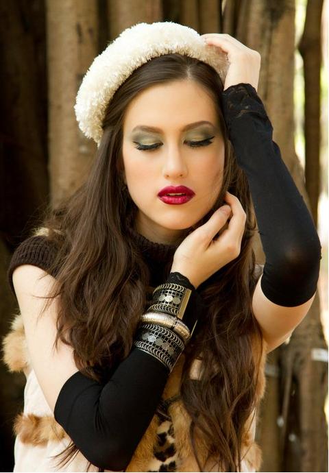 Female model photo shoot of Toni Nepacina