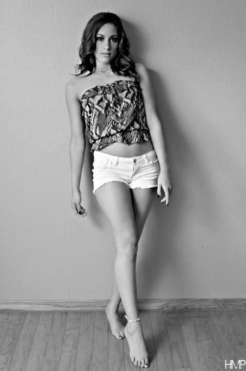 Female model photo shoot of Alexa Rios 