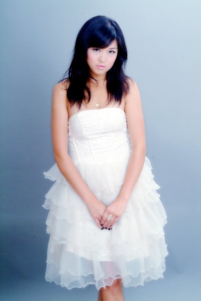 Female model photo shoot of Isabelle Jae