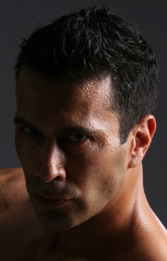 Male model photo shoot of Roy Leon