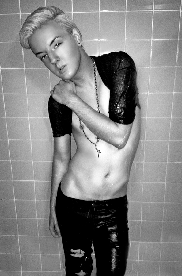 Male model photo shoot of The REAL Brandon Hilton in www.facebook.com/BrandonHilton