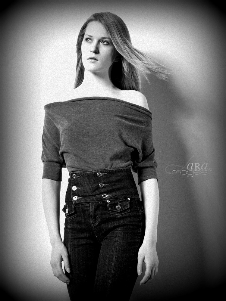 Female model photo shoot of Madeline Auclair