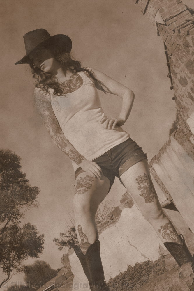 Female model photo shoot of Kitty Elixir and Memphis Black by SilkShots in Little River