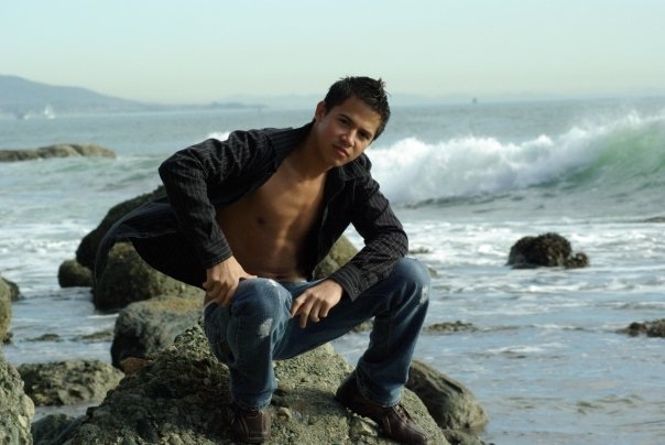 Male model photo shoot of Mendozar