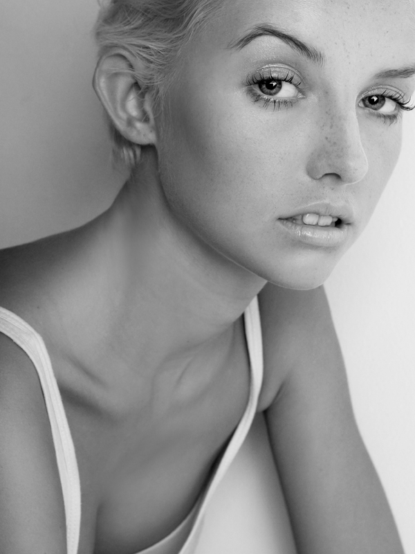 Female model photo shoot of Terri Lee-Shield 