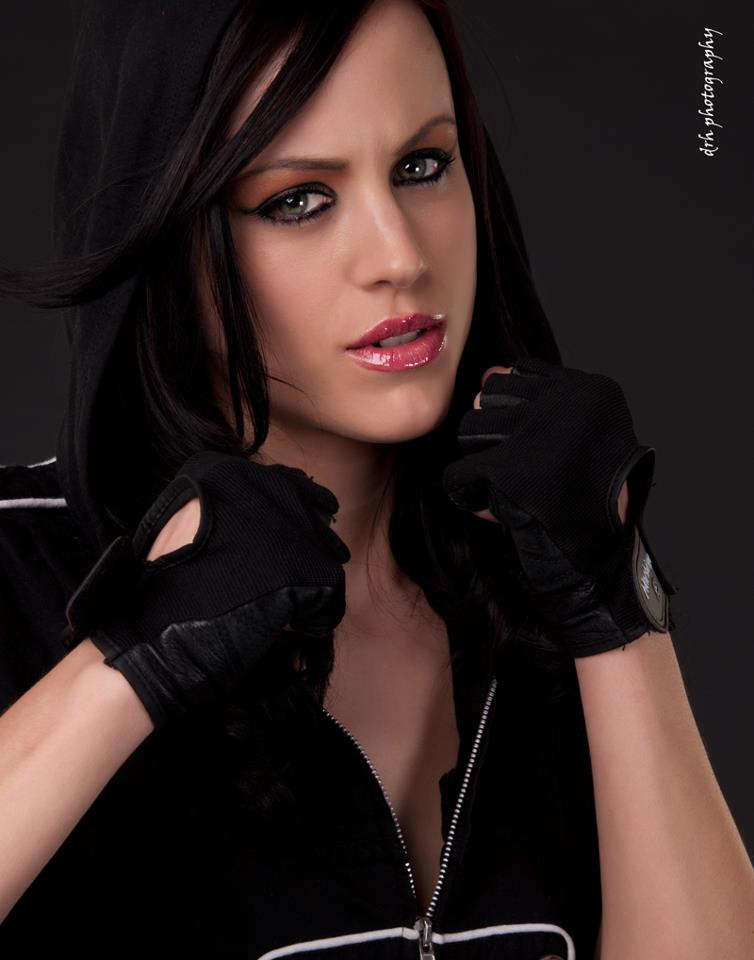 Female model photo shoot of Holly Bechard 