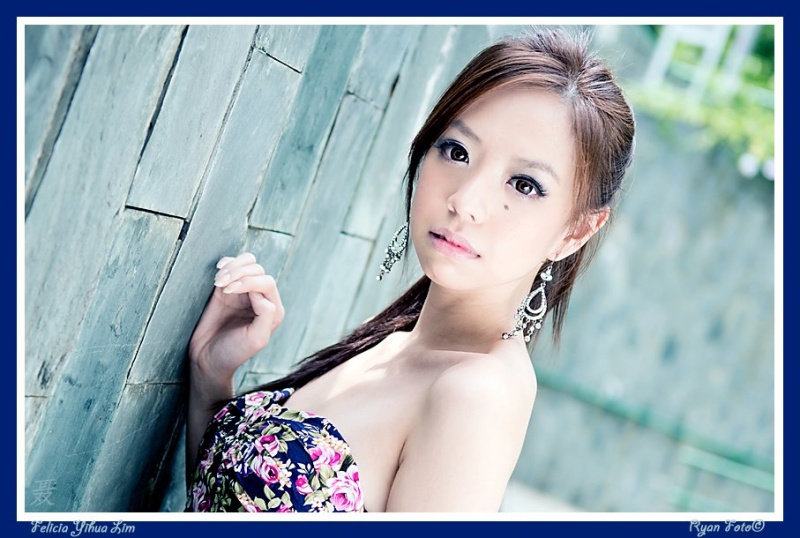 Female model photo shoot of Felicia Yihua