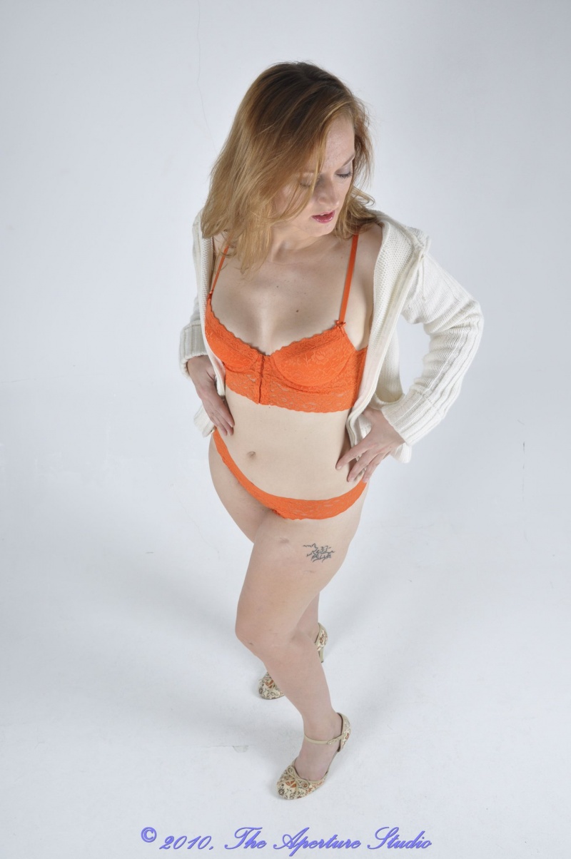 Female model photo shoot of Rebecca Gail by The Aperture Studio