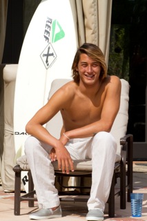 Male model photo shoot of Dustin Morris in Del Mar Residence