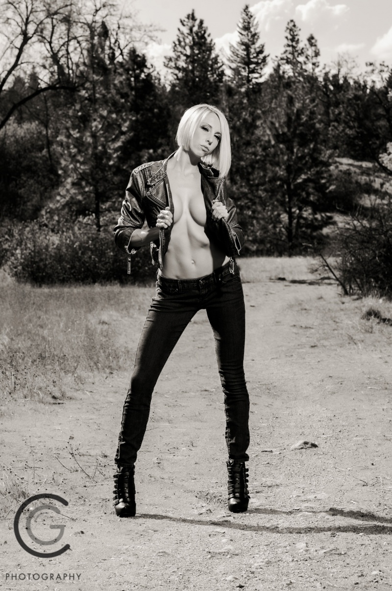 Female model photo shoot of Riley Sinclair in Spokane