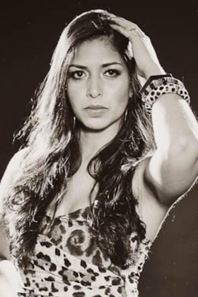 Female model photo shoot of Paula Souza