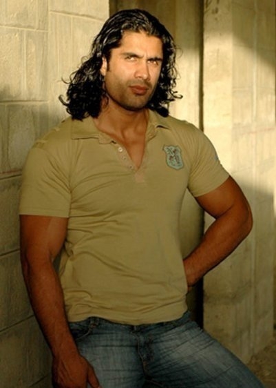 Male model photo shoot of Naeem A