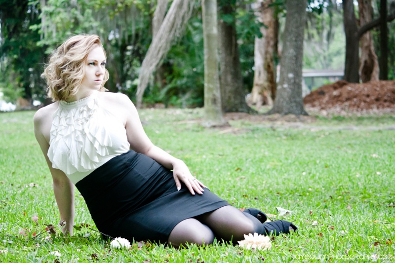 Female model photo shoot of J_Amaranthine by Raye Quinn in Kraft Azalea Gardens