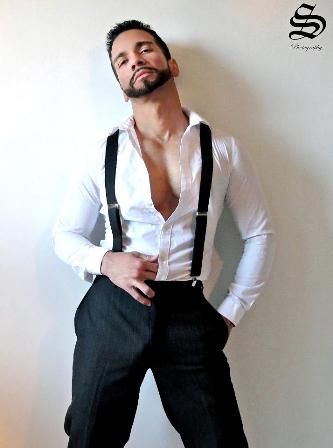 Male model photo shoot of Martin Ellis Villalobos