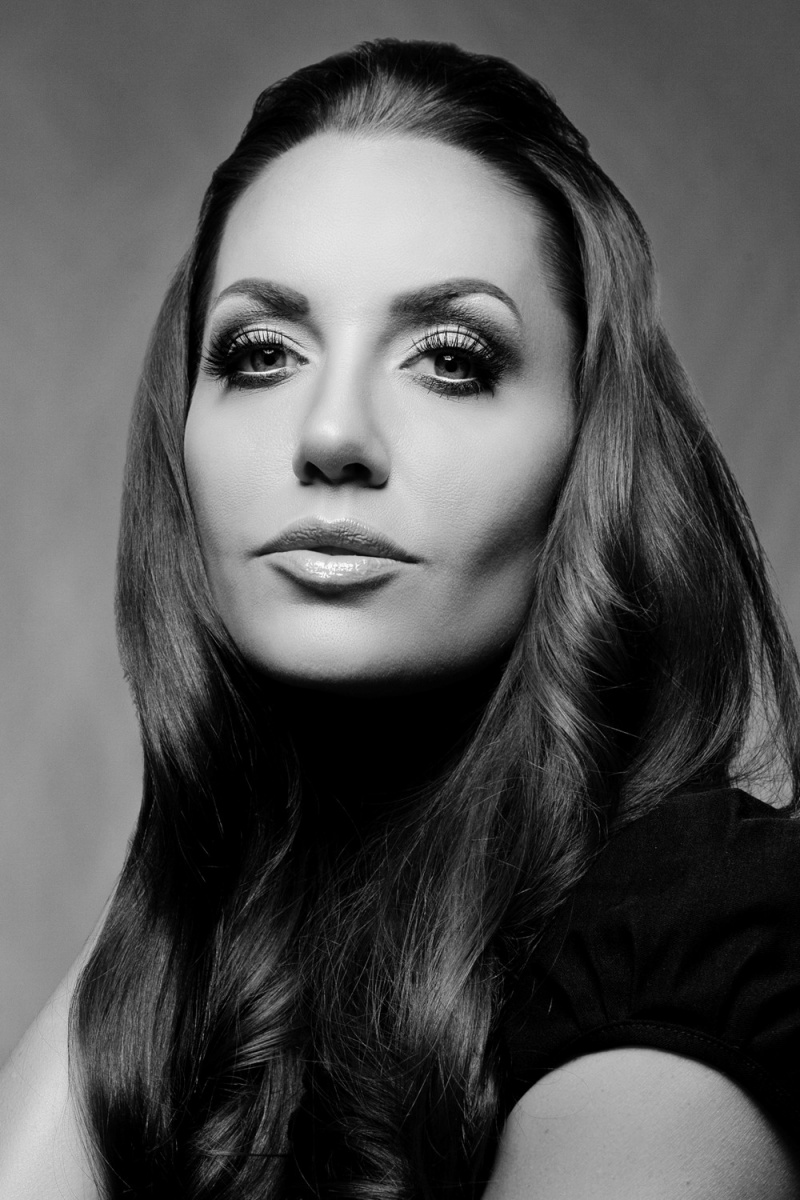 Female model photo shoot of KristaDawn by Grafanovitchi, makeup by VanitySD