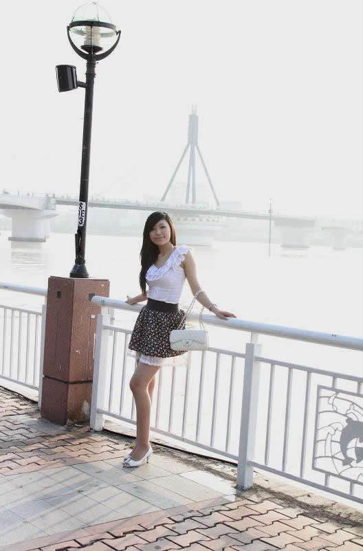 Female model photo shoot of Young Nguyen