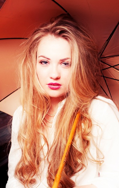 Female model photo shoot of Holly Douglas