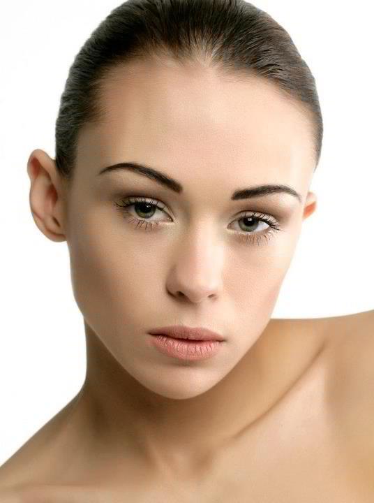 Female model photo shoot of KassandraKiremit makeup
