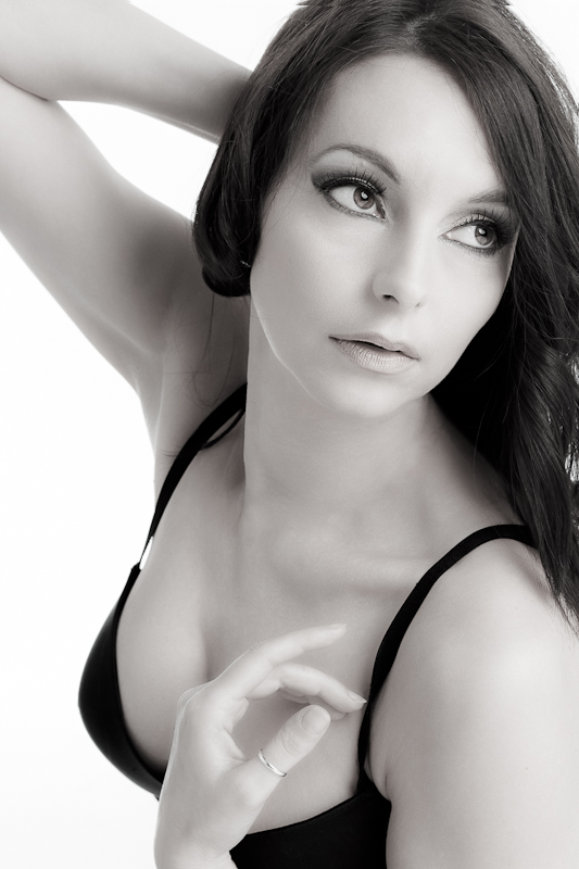Female model photo shoot of lorenashitzu by Carlo Caccia in Legnano - Studio 21