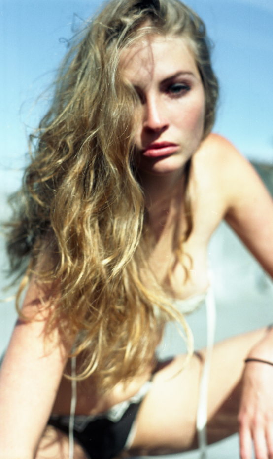 Female model photo shoot of Arya Woolf