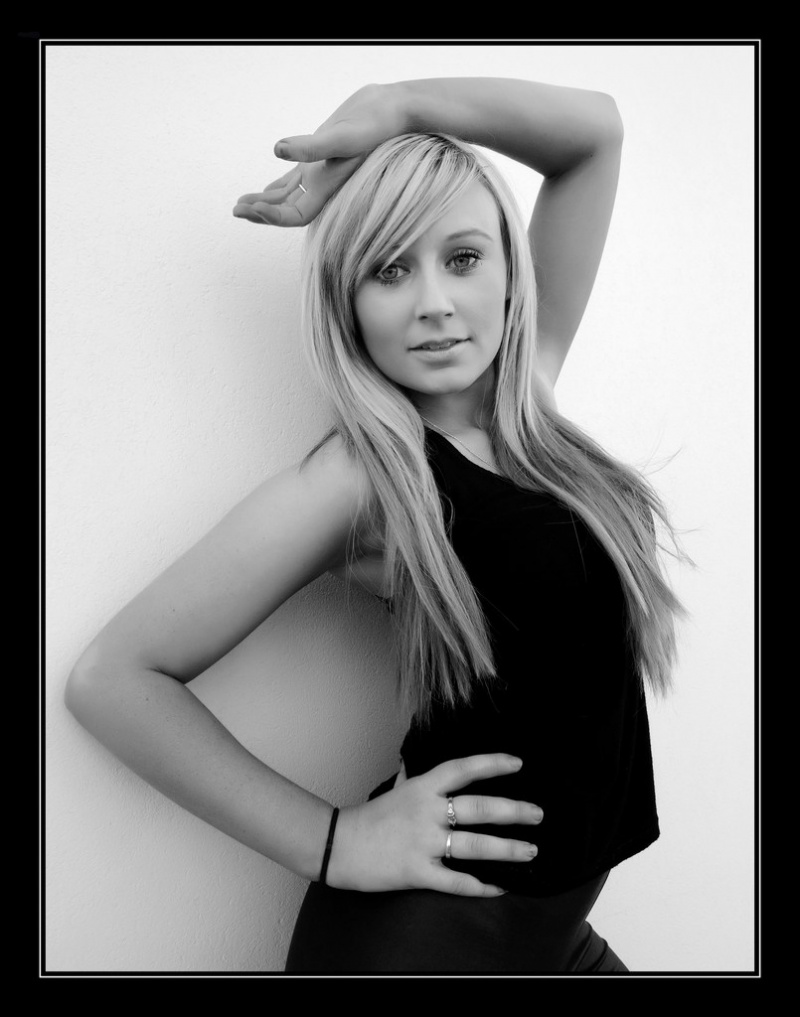 Female model photo shoot of Samantha Louise smith by Ian Stuart