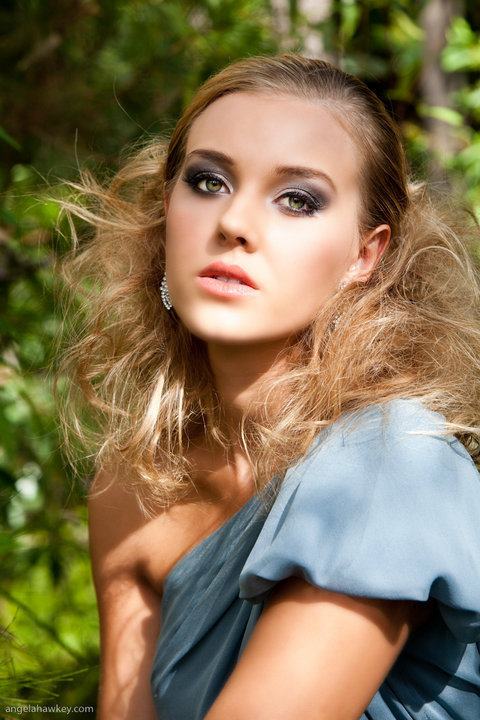 Female model photo shoot of Tarhnee Kay in Angela Hawkey Photography