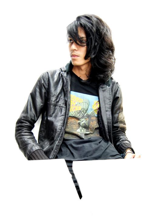 Male model photo shoot of Beni Irawan in Indonesia