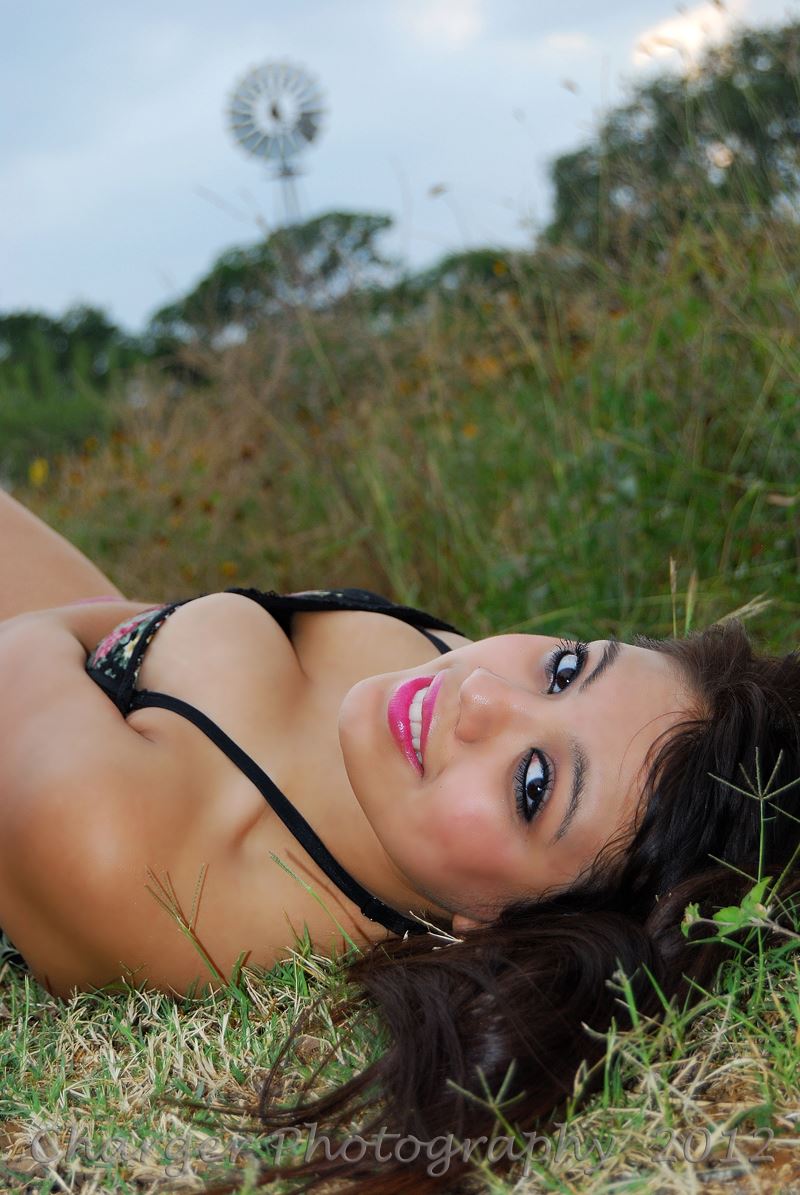Female model photo shoot of Selina Flores