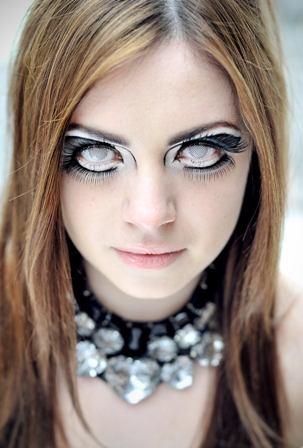 Female model photo shoot of Crona Make-Up
