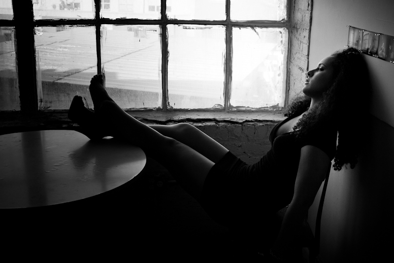 Female model photo shoot of Raquel Romaine by AnMon on Model Mayhem